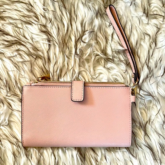 Michael Kors LG Jet Set Travel Double Zip Leather Wristlet - Picture 2 of 5